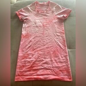 Lululemon Swiftly Tech Tee 2.0
*Marble size 2